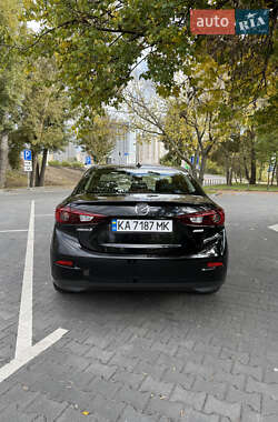 Седан Mazda 3 2018 в 