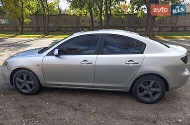 Седан Mazda 3 2004 в 