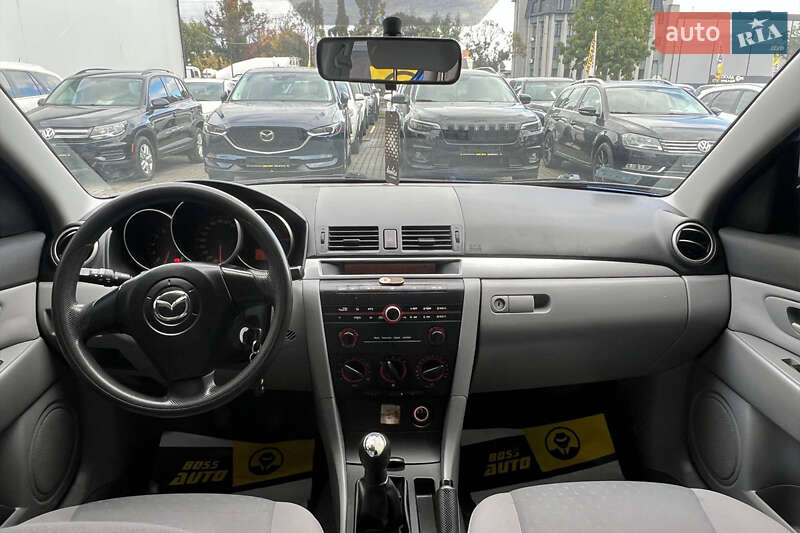 Хетчбек Mazda 3 2004 в Івано-Франківську