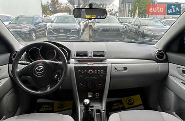 Хэтчбек Mazda 3 2004 в 