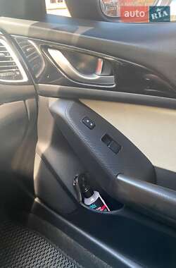 Седан Mazda 3 2013 в 