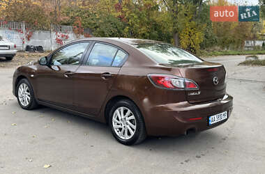 Седан Mazda 3 2011 в 