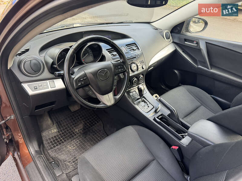 Седан Mazda 3 2011 в Києві