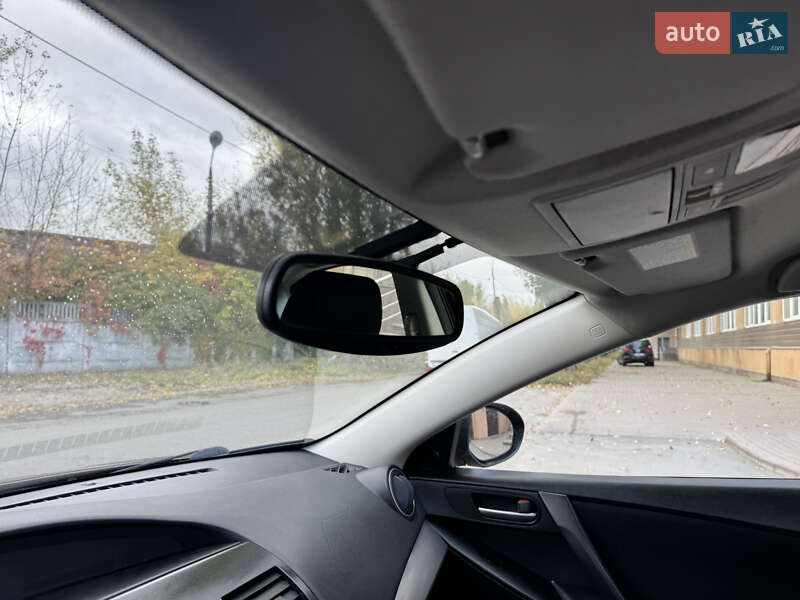 Седан Mazda 3 2011 в Києві