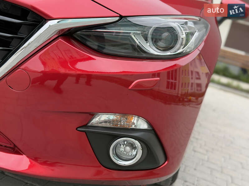 Седан Mazda 3 2014 в Виннице
