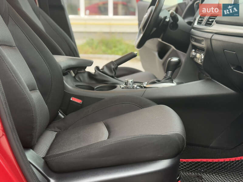 Седан Mazda 3 2014 в Виннице
