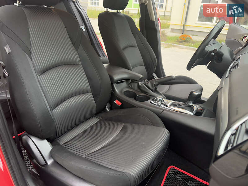 Седан Mazda 3 2014 в Виннице