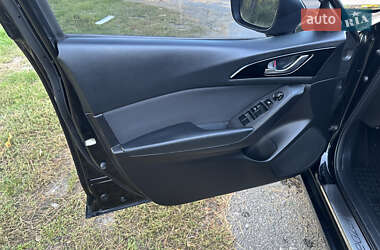 Хэтчбек Mazda 3 2016 в 