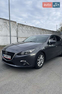 Хэтчбек Mazda 3 2014 в 