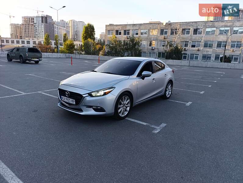 Седан Mazda 3 2016 в Киеве