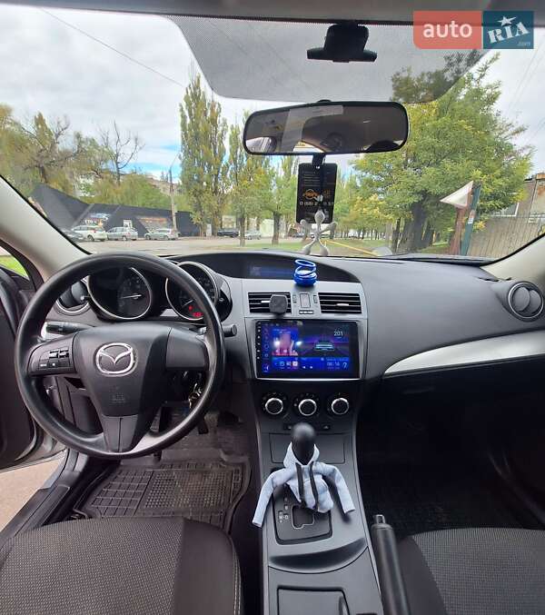 Седан Mazda 3 2013 в Николаеве