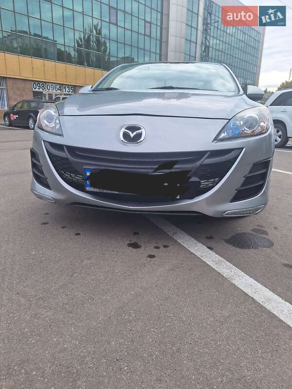 Седан Mazda 3 2013 в Николаеве