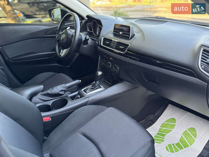 Седан Mazda 3 2014 в Харкові