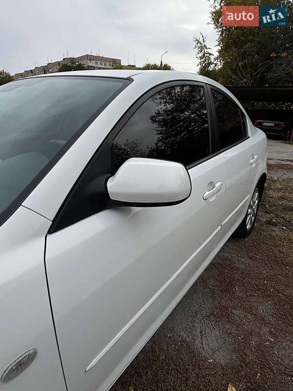 Седан Mazda 3 2008 в Днепре