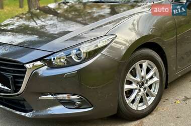 Седан Mazda 3 2017 в  фото 18 Седан Mazda 3 2017 в