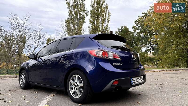 Хэтчбек Mazda 3 2011 в Южноукраинске