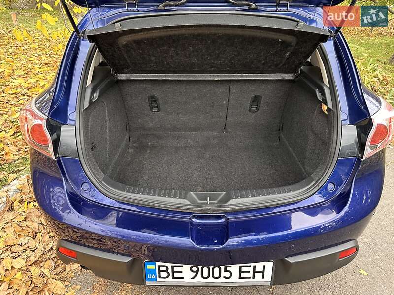 Хэтчбек Mazda 3 2011 в Южноукраинске
