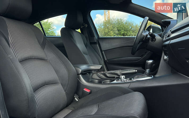 Седан Mazda 3 2014 в Львове