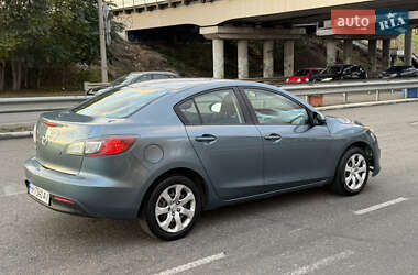 Седан Mazda 3 2011 в 