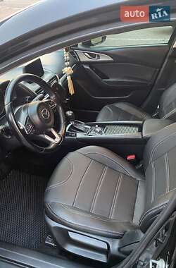 Седан Mazda 3 2016 в  фото 5 Седан Mazda 3 2016 в