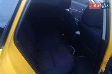 Хэтчбек Mazda 3 2004 в 