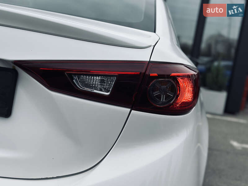 Седан Mazda 3 2014 в Кременчуці