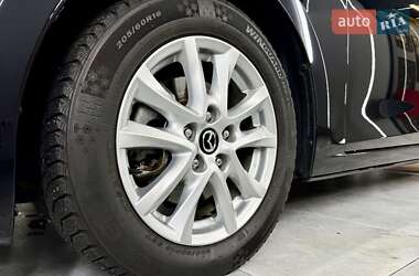 Хэтчбек Mazda 3 2015 в 
