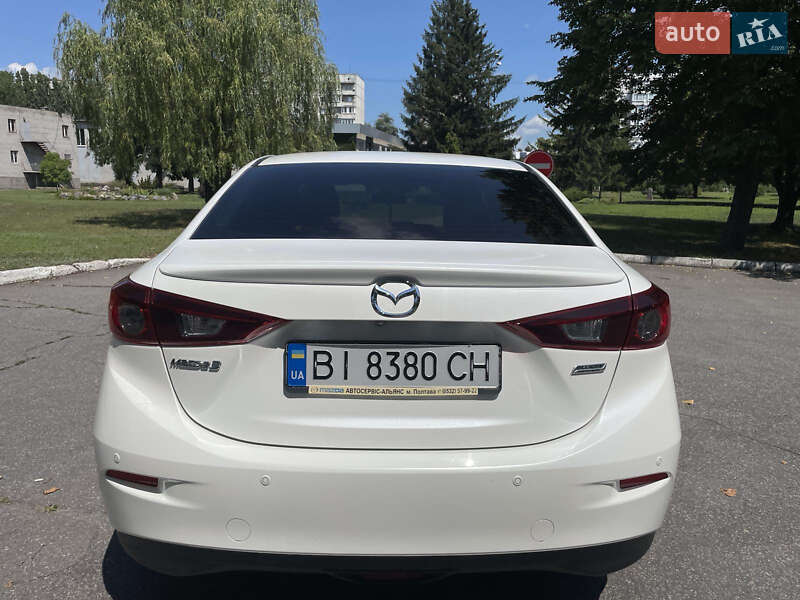 Седан Mazda 3 2016 в Кременчуге