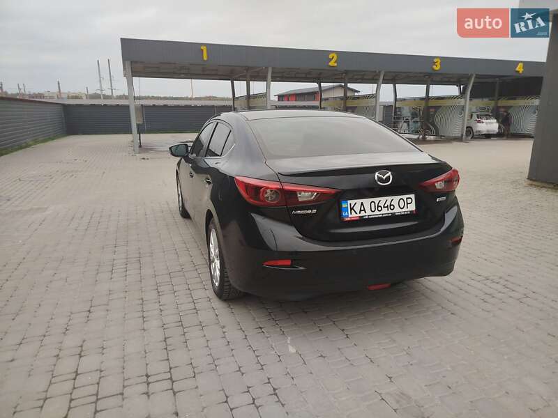 Седан Mazda 3 2014 в Киеве