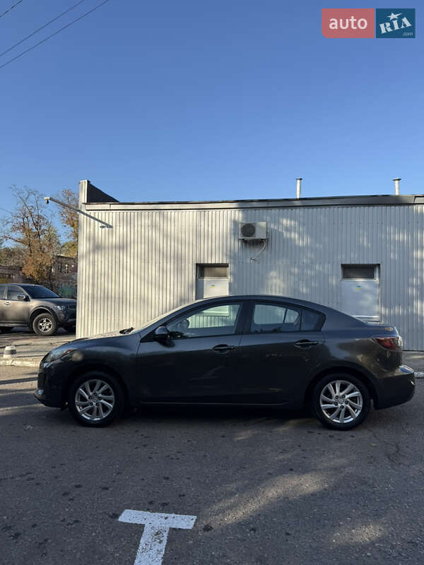 Седан Mazda 3 2012 в Николаеве