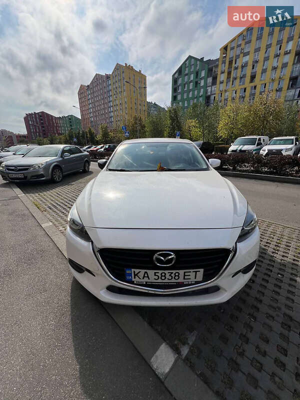 Седан Mazda 3 2016 в  фото Седан Mazda 3 2016 в