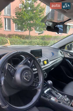 Седан Mazda 3 2016 в  фото 6 Седан Mazda 3 2016 в