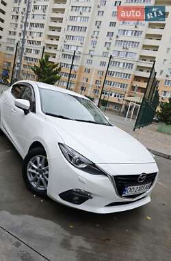 Хетчбек Mazda 3 2015 в  фото 12 Хетчбек Mazda 3 2015 в