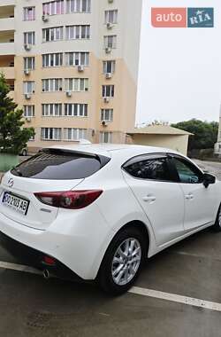 Хетчбек Mazda 3 2015 в  фото 19 Хетчбек Mazda 3 2015 в