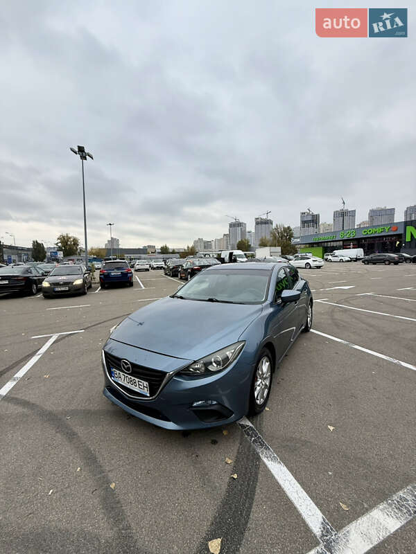 Хэтчбек Mazda 3 2014 в Киеве