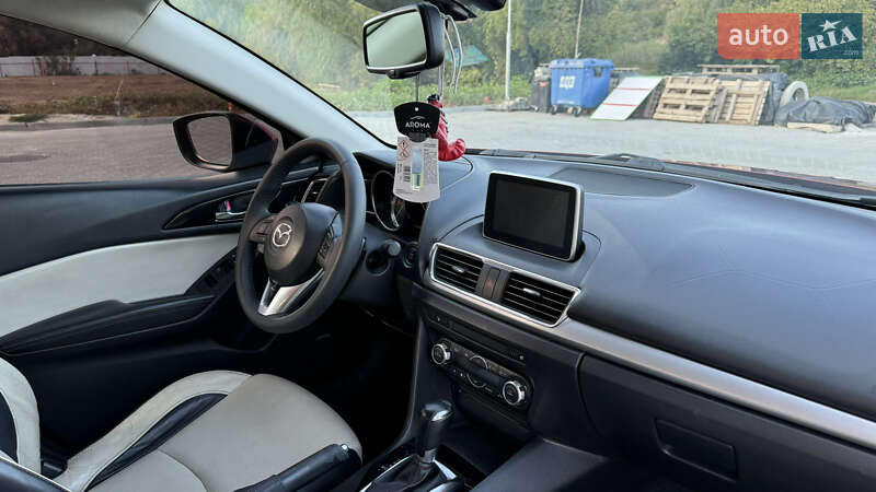 Седан Mazda 3 2014 в Мукачевому