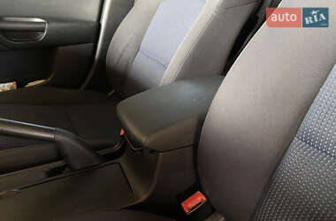 Седан Mazda 3 2004 в  фото 32 Седан Mazda 3 2004 в