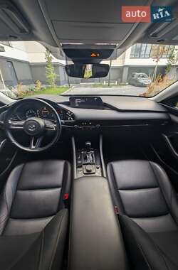 Седан Mazda 3 2019 в Ивано-Франковске