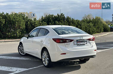 Седан Mazda 3 2017 в  фото 4 Седан Mazda 3 2017 в