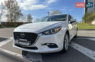 Седан Mazda 3 2017 в  фото 7 Седан Mazda 3 2017 в