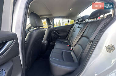Седан Mazda 3 2017 в  фото 29 Седан Mazda 3 2017 в
