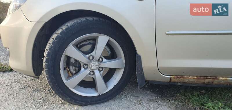 Седан Mazda 3 2004 в Калуше