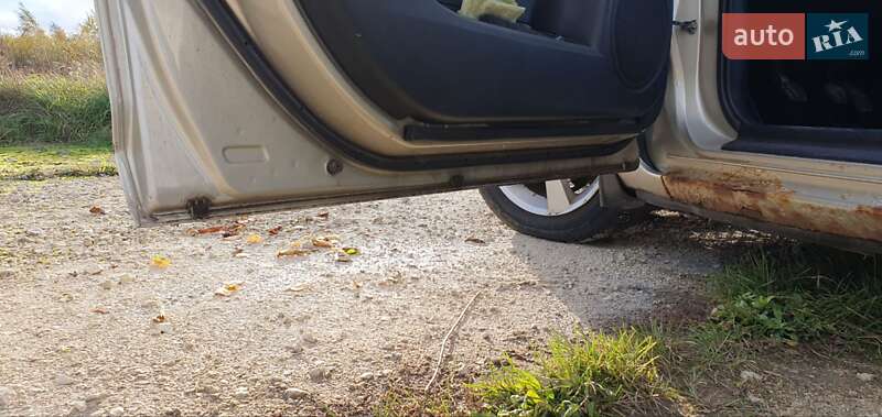 Седан Mazda 3 2004 в Калуше