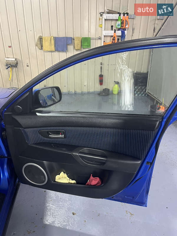 Седан Mazda 3 2005 в Каменском