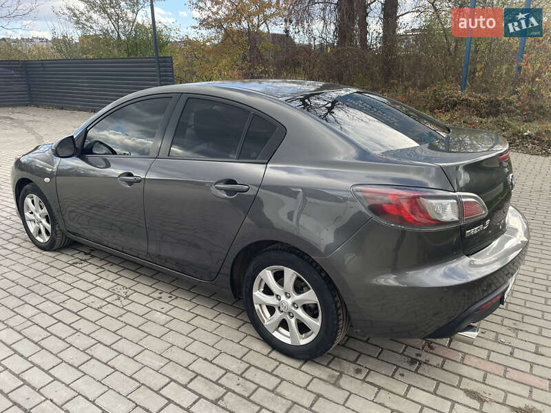 Седан Mazda 3 2010 в Ивано-Франковске