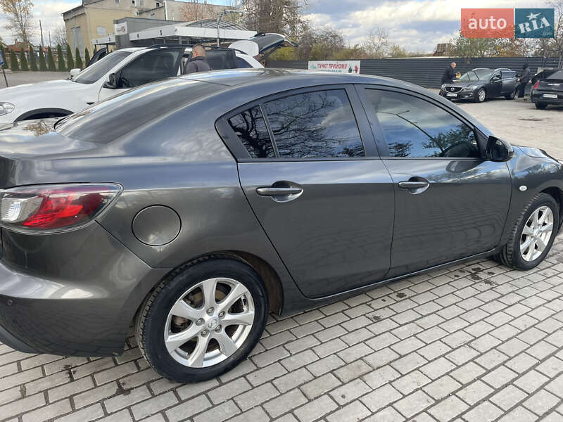 Седан Mazda 3 2010 в Ивано-Франковске