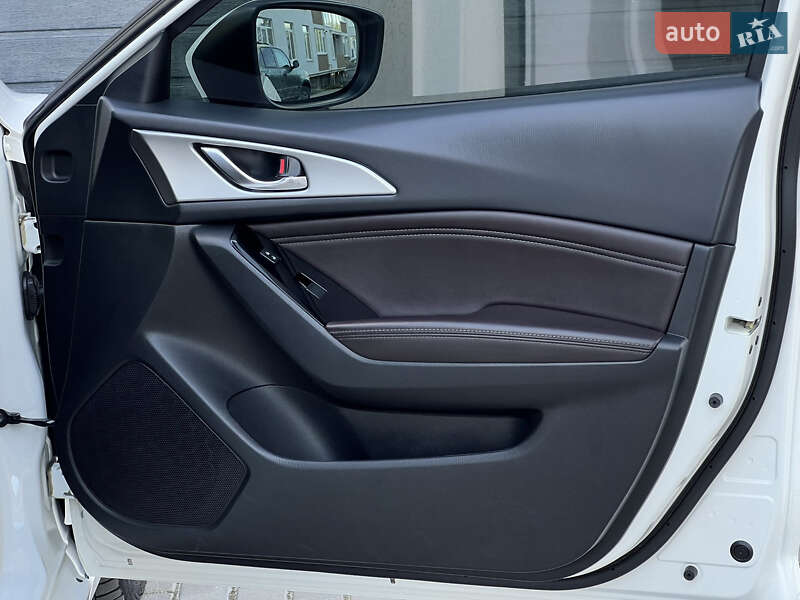 Хэтчбек Mazda 3 2018 в Киеве фото 14 Хэтчбек Mazda 3 2018 в Киеве