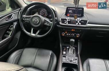 Седан Mazda 3 2017 в Фастові