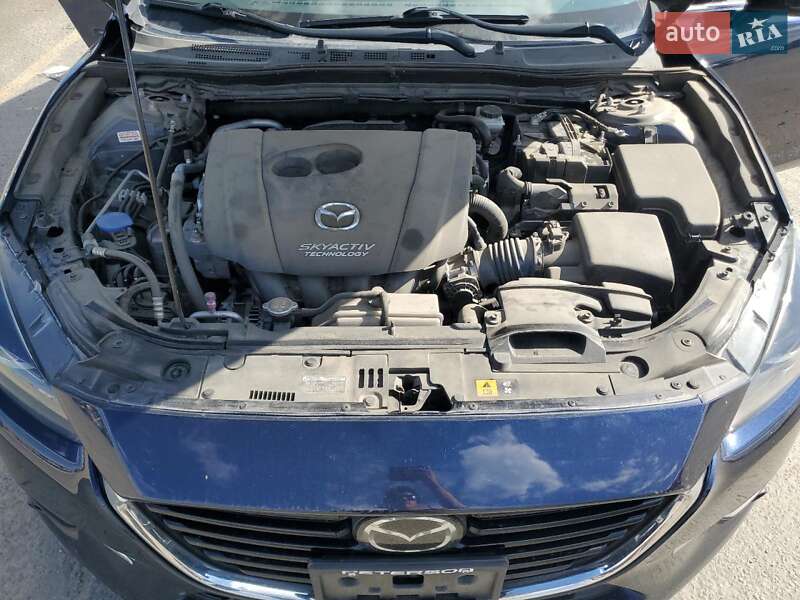 Седан Mazda 3 2018 в Киеве