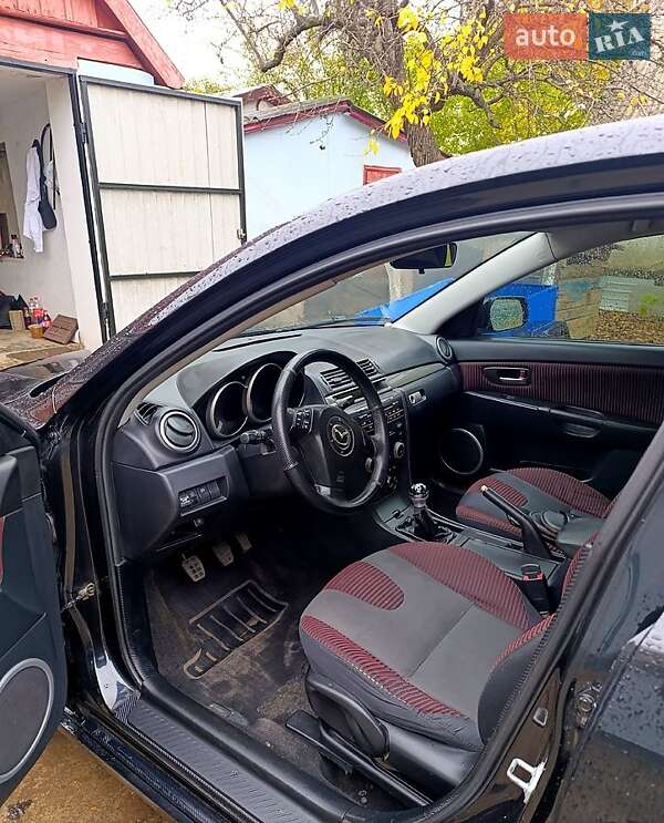 Седан Mazda 3 2005 в Березовке